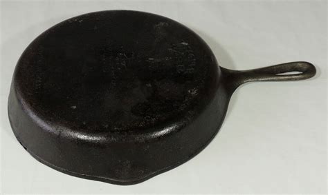 Wagner Ware 8 Cast Iron General Housewares Corp Dual Spout 10 1 2