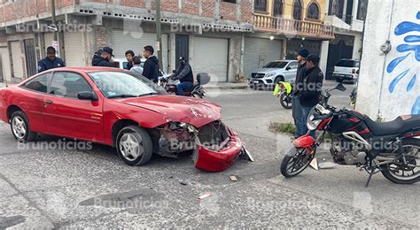 Lesionado Tras Choque De Auto Y Moto En Santa Ana Pacueco Brunoticias