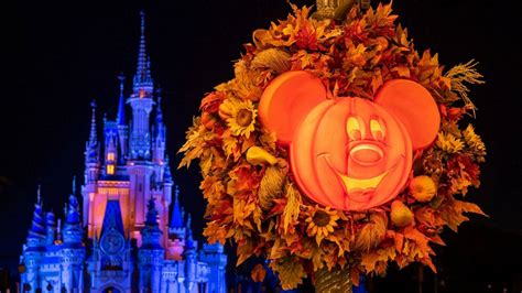 [100+] Disney Halloween Wallpapers | Wallpapers.com