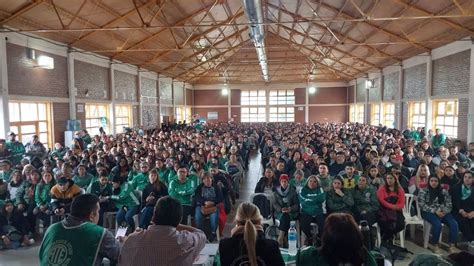 Estatales De Neuqu N Realizar N Un Paro Con Retiro Por El Acto De