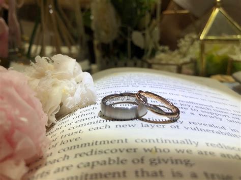 10 Popular Wedding Ring Engraving Ideas For The Modern Couple - SingaporeBrides