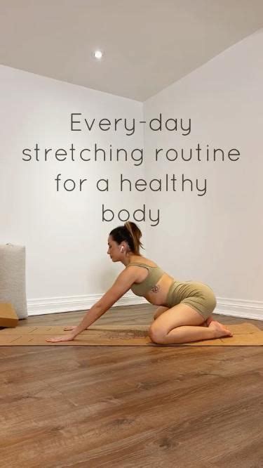 Daily Yoga Stretches | Estiramientos de yoga, Rutina de yoga ...