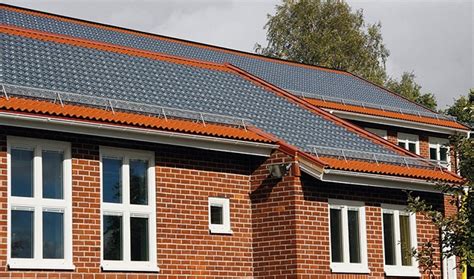 Innovative Glass Roof Tiles Heat Your Home With Solar Energy | Home ...