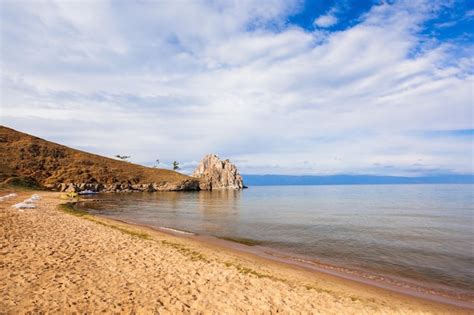 Shamanka Shamans Rock Sur Le Lac Ba Kal Pr S De Khuzhir L Le D