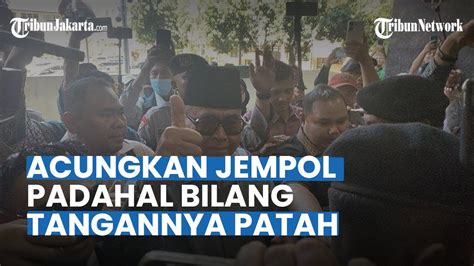 Penampakan Panji Gumilang Tiba Di Bareskrim Acungkan Jempol Padahal