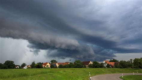 Hitzewelle In Deutschland Aber Unwetter Knall Steht Bevor