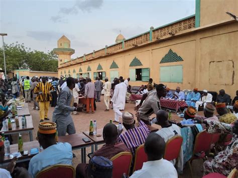 Rupture collective du jeûne musulman Burkina Remparts renforce la