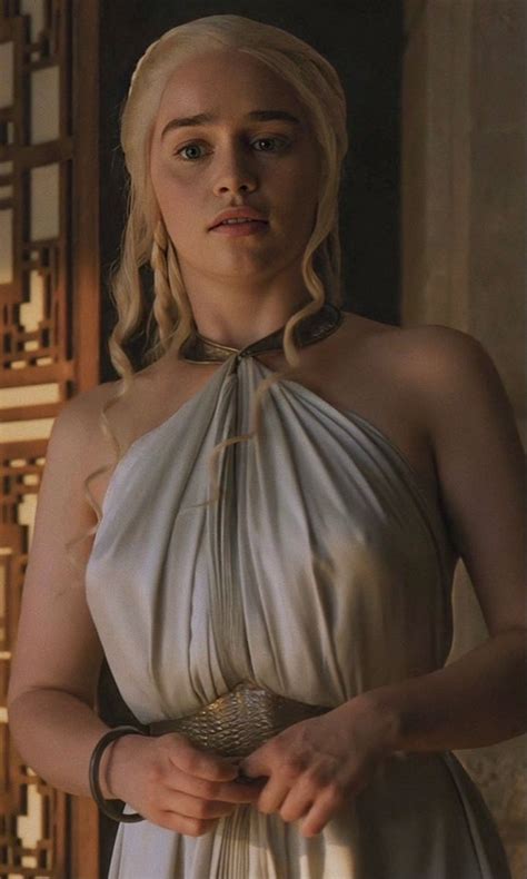 Pin By Albert W On Gra O Tron Mother Of Dragons Emilia Clarke