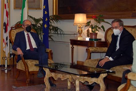 Il Sindaco Truzzu Riceve Il Nuovo Ambasciatore Britannico In Italia