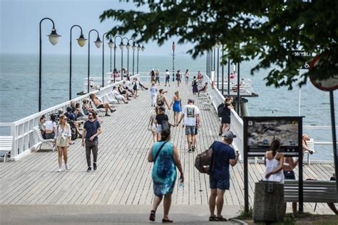 Dni wolne i urlopy w 2024 roku Tak można cudownie rozmnożyć 10 w 33