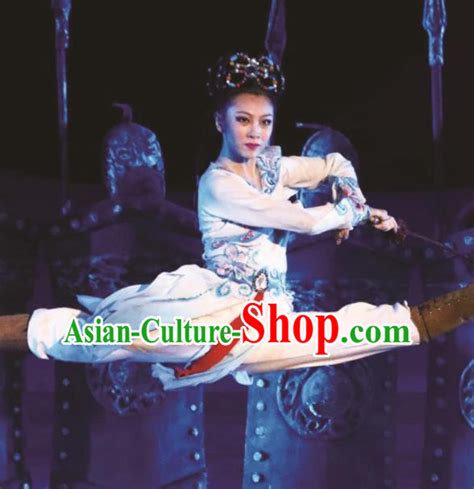 Chinese sword dance costume