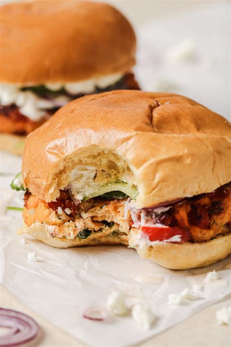 Easy Air Fryer Salmon Burgers