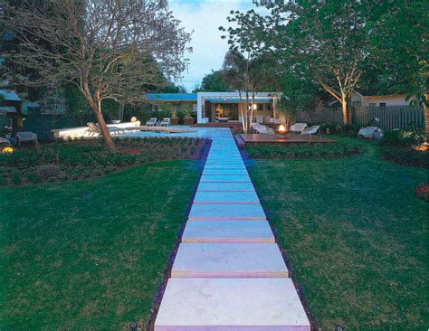 Floating walkway provides 'wow' | For Residential Pros