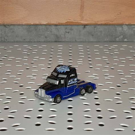 Hot Wheels Planet Micro Semi Truck Express