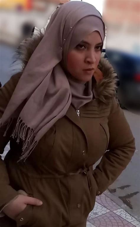 Arab Street Spy Boobs Milf Moms Hijab VOL 3 16 Photos