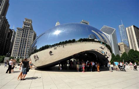 Critical Lawnmower: The Bean (Chicago)