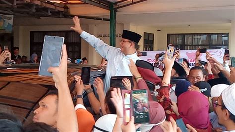 Kunjungi Ponpes Al Falak Bogor Anies Baswedan Waktunya Perubahan