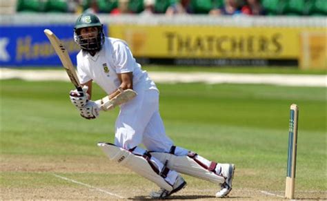 sports: Hashim amla batting