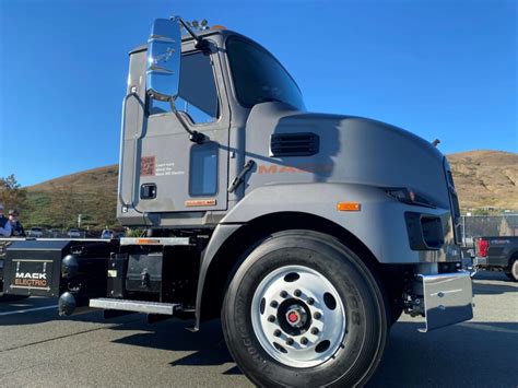 Mack Showcases Md Electric New Truck As A Service Subscription Model