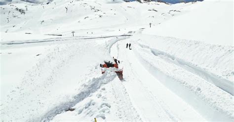 Giro D Italia Si Lavora A Campo Imperatore Per Liberare La Strada