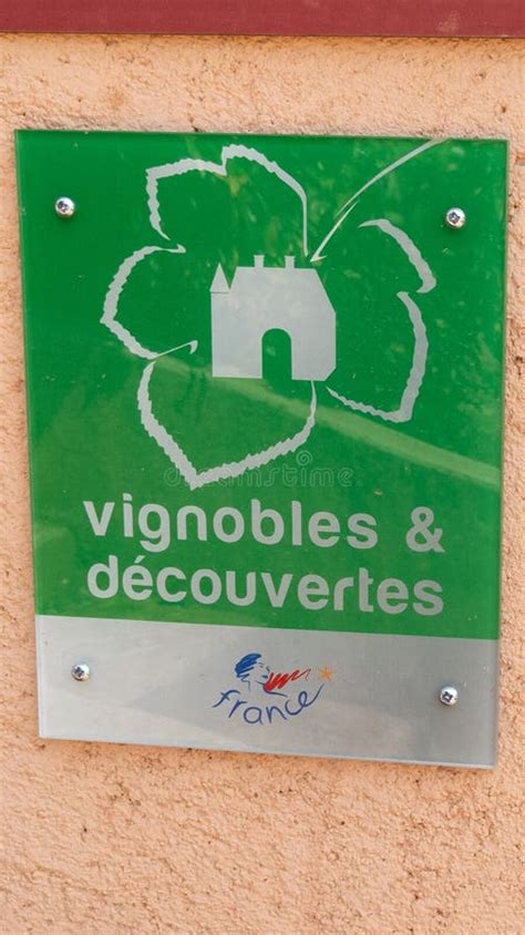 Vignobles Et Decouvertes Logo And Text Sign State Guaranteed Brand