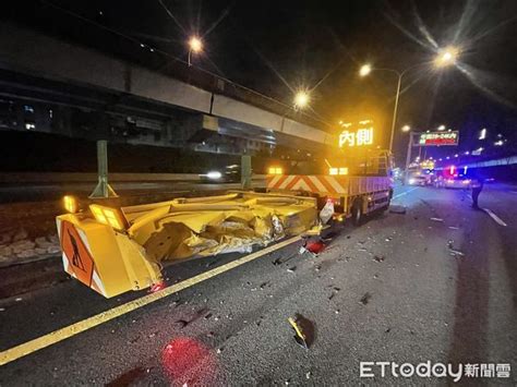 疑輔助駕駛釀禍！國1北上三重段自小客追尾緩撞車 工人骨折腦震盪 Ettoday社會新聞 Ettoday新聞雲