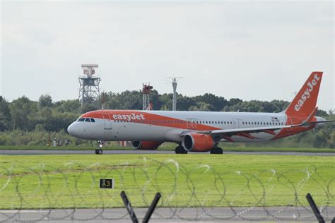 Easyjet Oe Isd Manchester International Airport Man Flickr