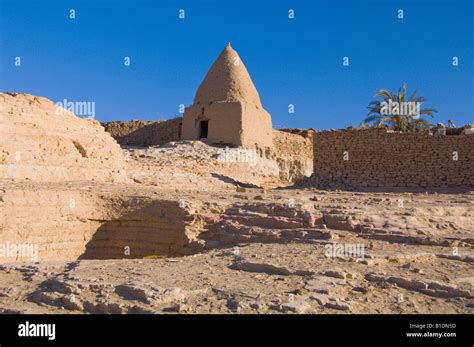 Beehive Shaped House Hi Res Stock Photography And Images Alamy