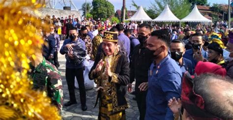 Kesultanan Buton Beri Jokowi Gelar Adat Lakina Bawaangi Yi Nusantara