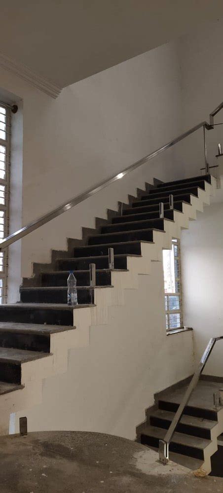 Stairs Stainless Steel Railing With Glass Material Grade SS 304 At Rs