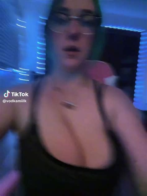 Vodkamiilk On TikTok Onlyfans Girl Nude Sexy Video Leaked 101