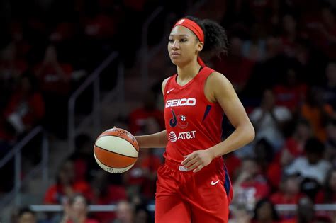 Wnba Champion Aerial Powers Breaks Barriers For Female Gamers