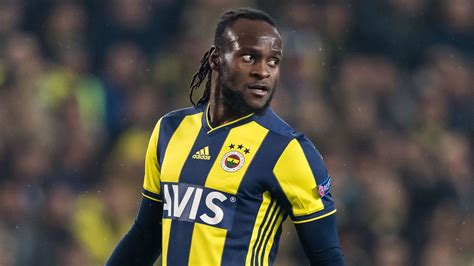 Victor Moses Chelsea Winger S Inter Milan Move Closer As He Arrives For Medical Football News