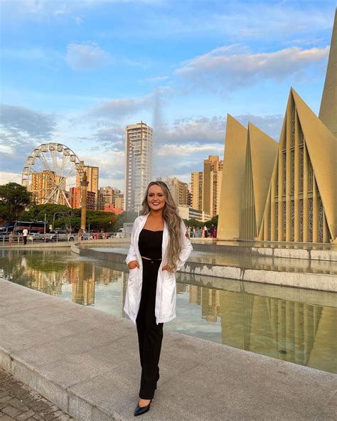 Raphaela Ferrari Dias (@raphaaferrari) • Instagram photos and videos