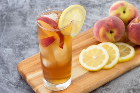 Summer Peach Iced Tea Cocktail Recipe