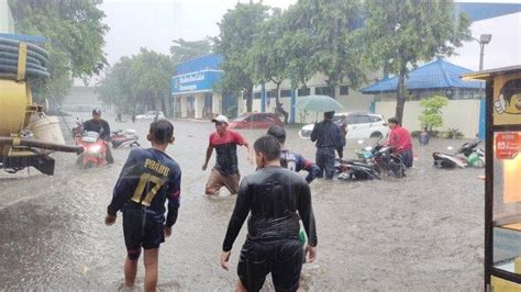 Simak Daftar Ruas Jalan Di Jakarta Yang Terendam Banjir Malam Ini