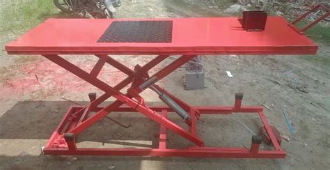 Mild Steel Two Wheeler Hydraulic Lift Ton At Rs In Muzaffarpur