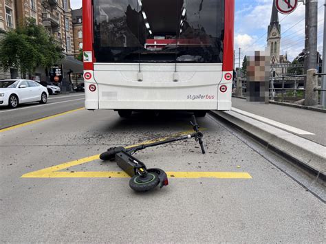 Unfall Zwischen Bus Und E Scooter Fahrerin Stadt Sg Ch