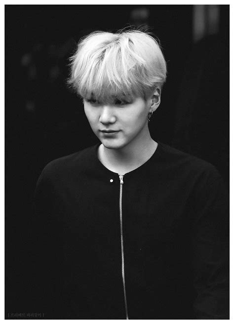 프리베트 파리둘키 Bts Suga Black And White Bts Black And White Suga Black