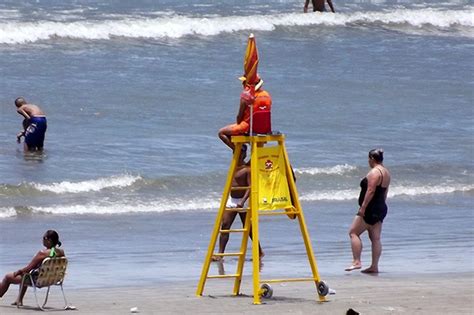 Litoral Norte De Sp Tem Quase Vagas Abertas Para Guarda Vidas