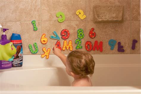 Griffy The Kids: Nuby Foam Bath Letters and Numbers Review