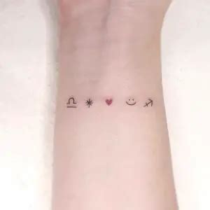 10 Idées de Tatouages Discrets Pour Refléter Notre Amour