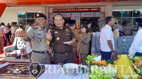 Asisten Pembinaan Kejaksaan Tinggi Riau Hadiri Upacara Peringatan Hari