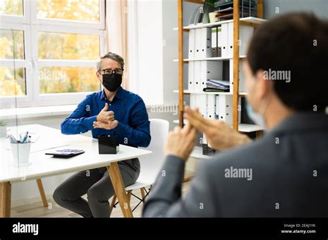 Deaf people hi-res stock photography and images - Alamy