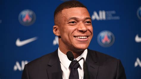 C est terminé Mbappé est de retour en France Le10sport