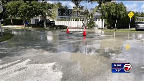 Crews Fix Pipe After Water Main Break In Miami Wsvn 7news Miami