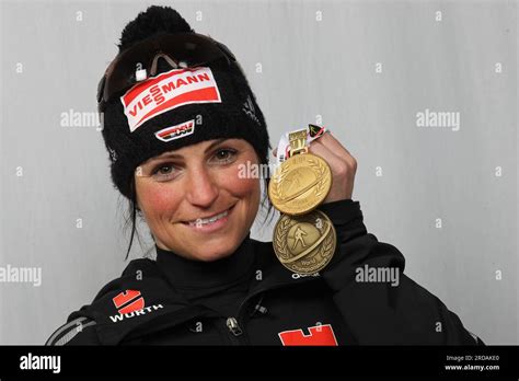 Andrea HENKEL Mit Goldmedaille Und Bronzemedaille Bronze Biathlon WM