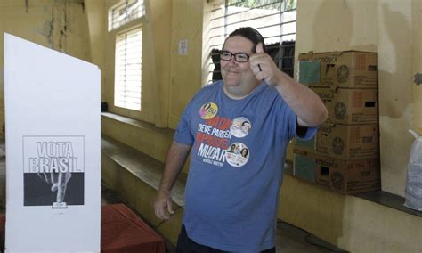 Tarcísio Motta comemora quinto lugar nas eleições para o governo do Rio