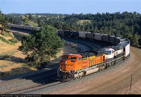 BNSF Railway EMD SD70ACe in Action