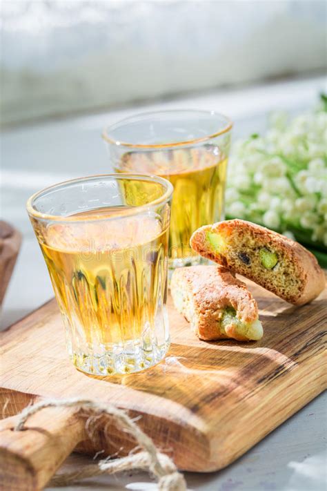 Biscotti Delicioso Con Los Pistachos Y El Vino De Vin Santo Foto De